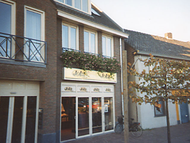 Jola Mode, gespecialiseerd in de grotere maten